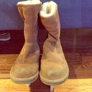 Uggs Girls Chestnut Boots